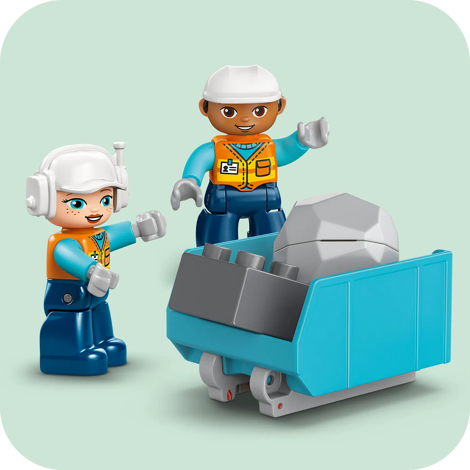 2 фігурки будівельників