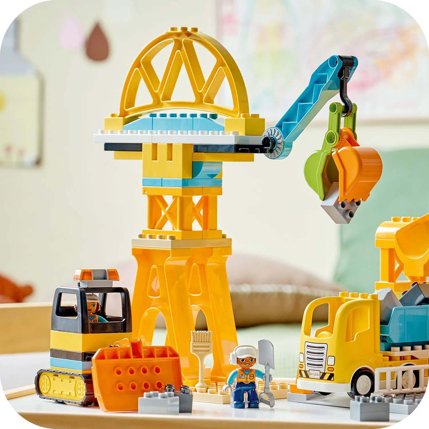 Великий будівельний кран