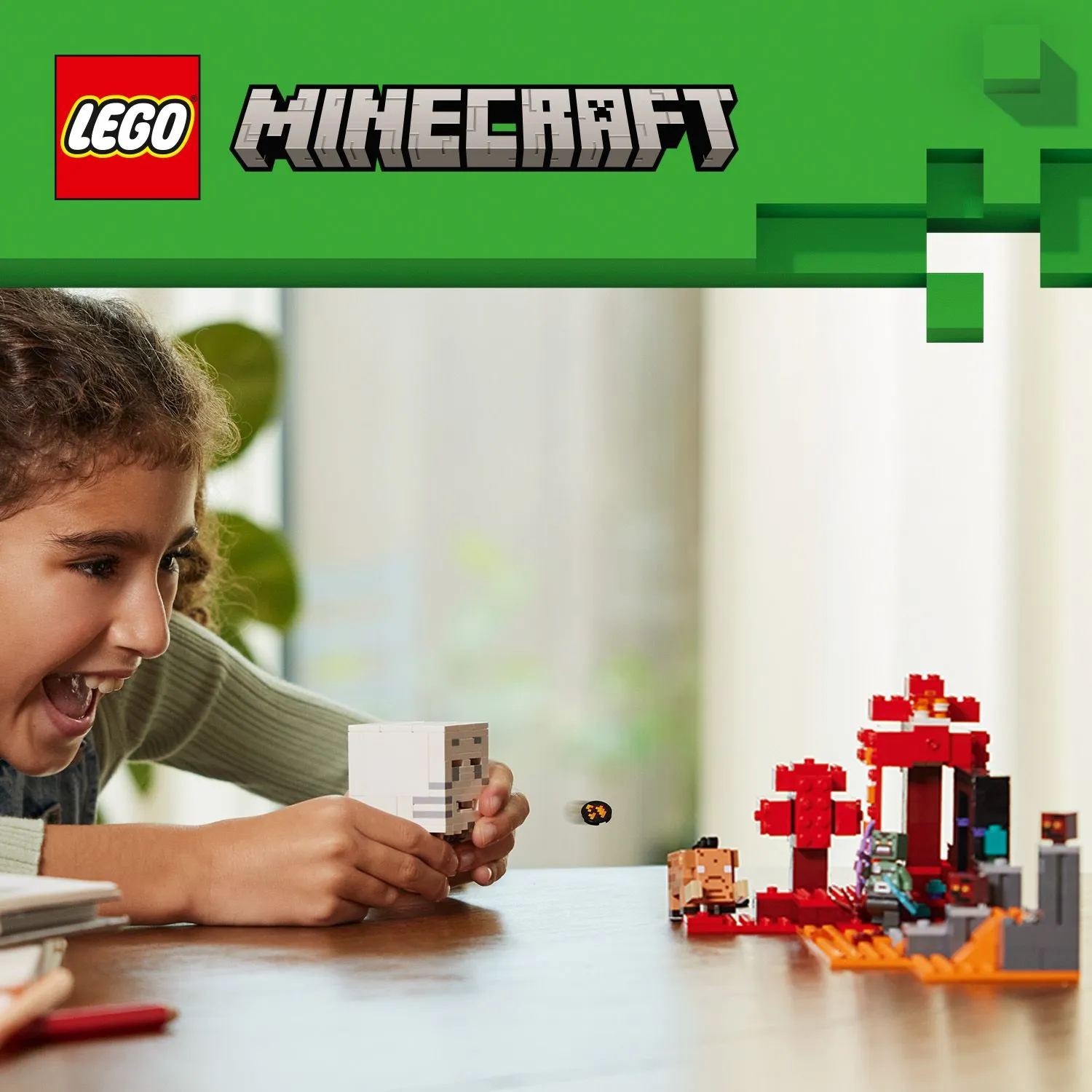 Іграшка з порталом у Нижній світ LEGO® Minecraft®