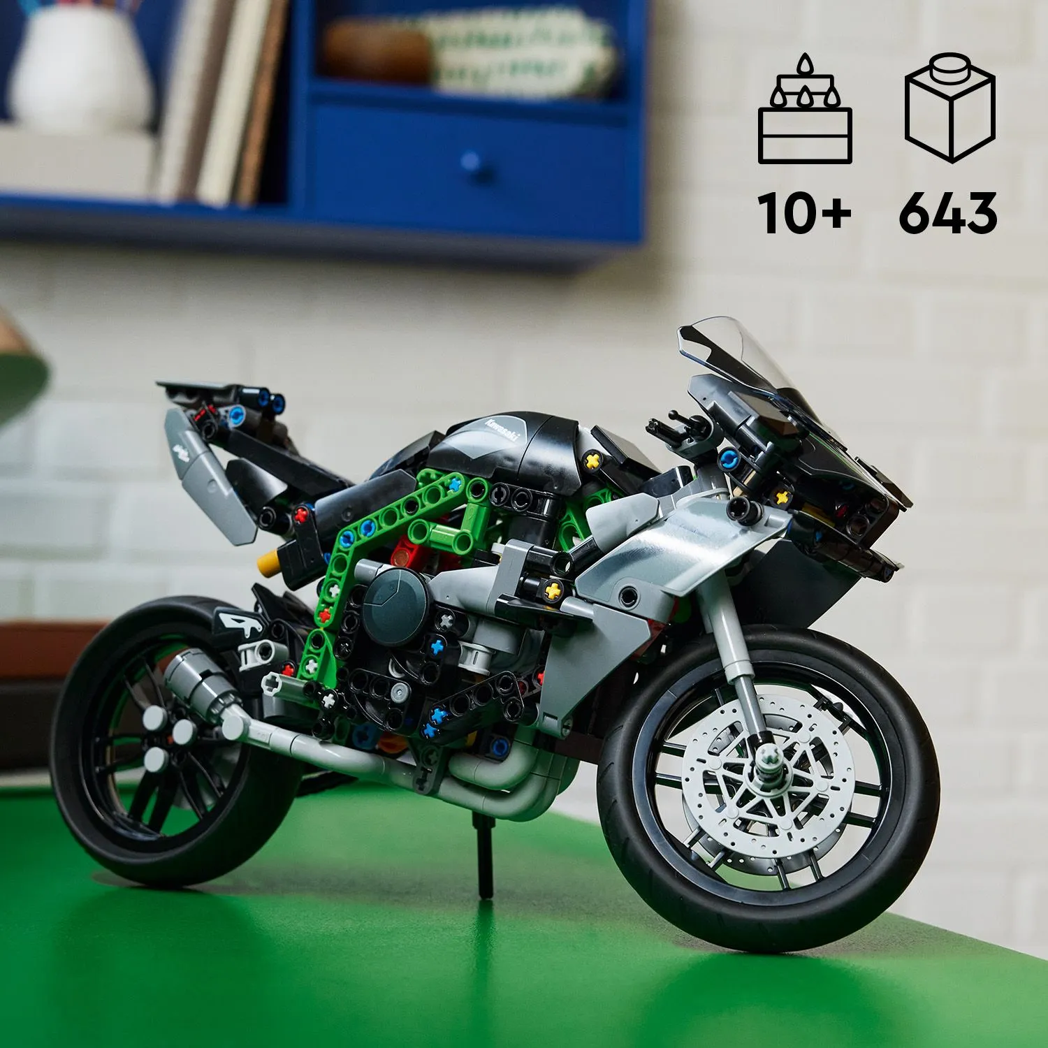 Подарочный мотоцикл для детей от 10 лет.