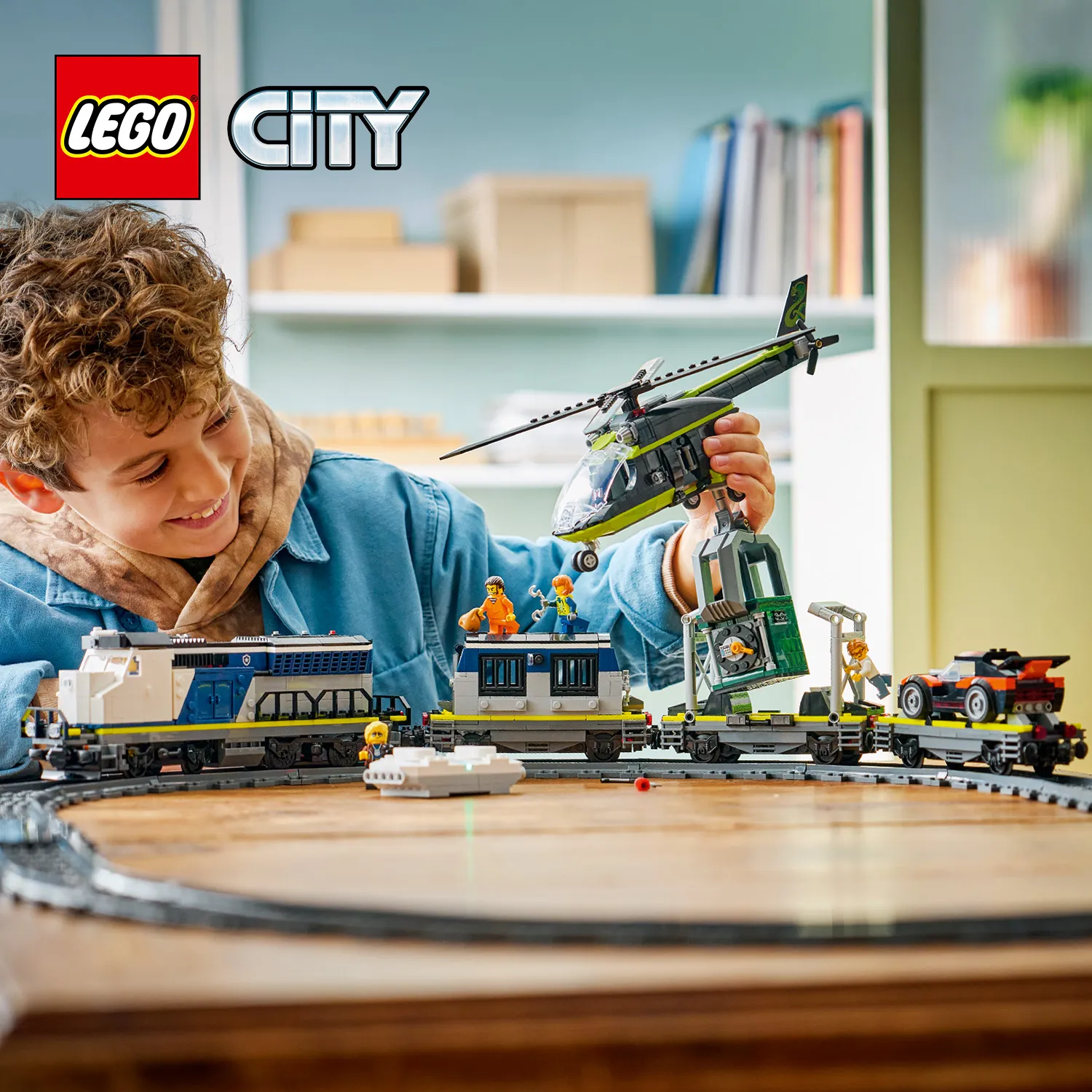 Набір із поліцейським поїздом LEGO&reg; City