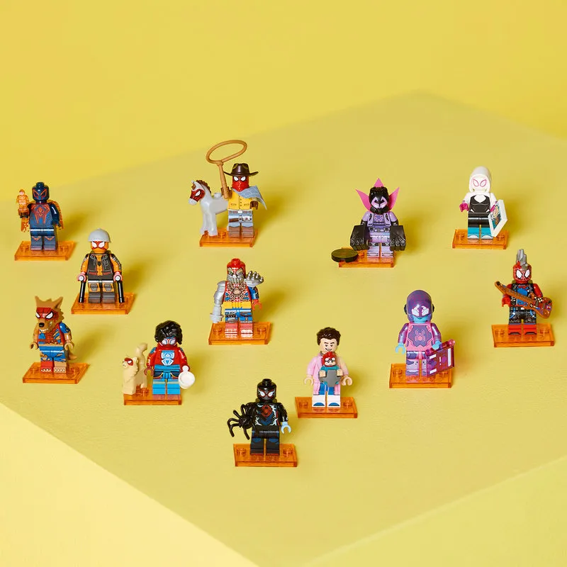 Кого ви знайдете у своєму таємничому пакунку?