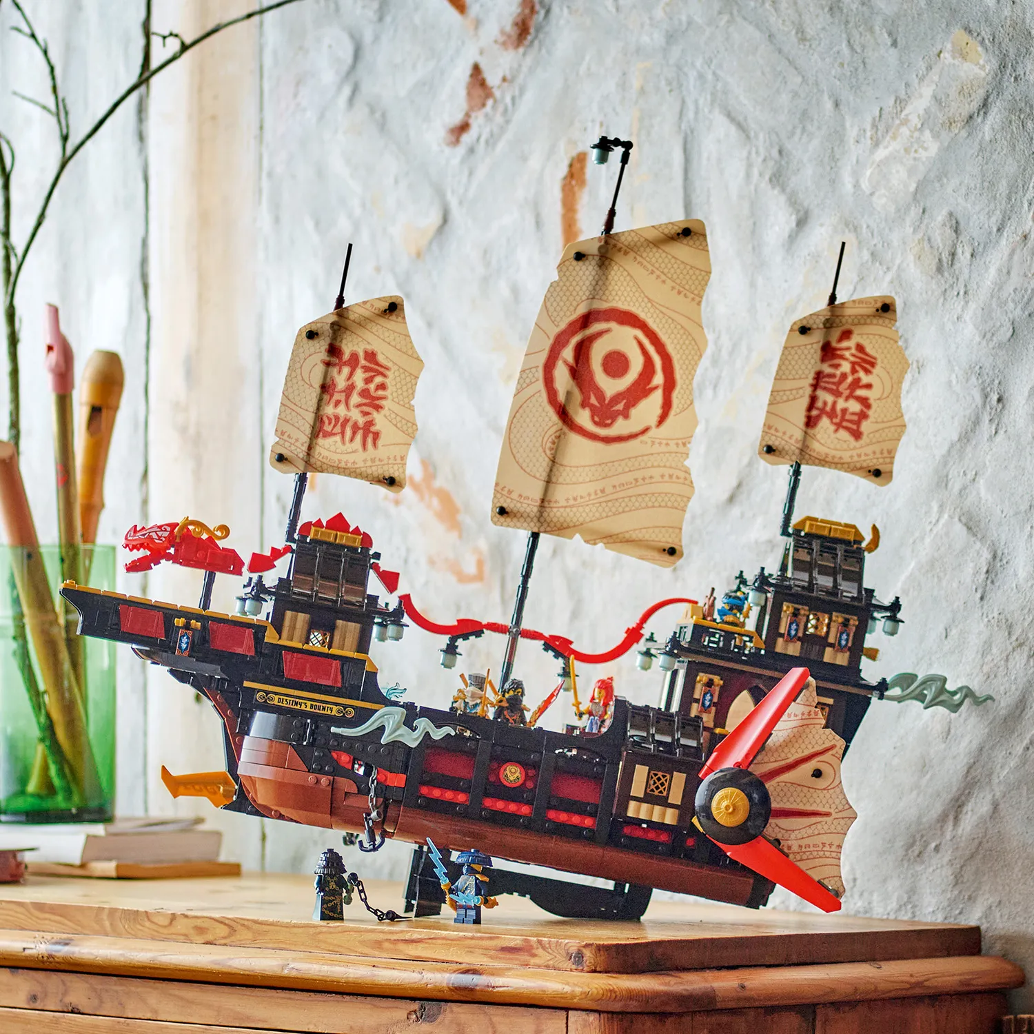 Насыщенный действиями подарок для игры и демонстрации