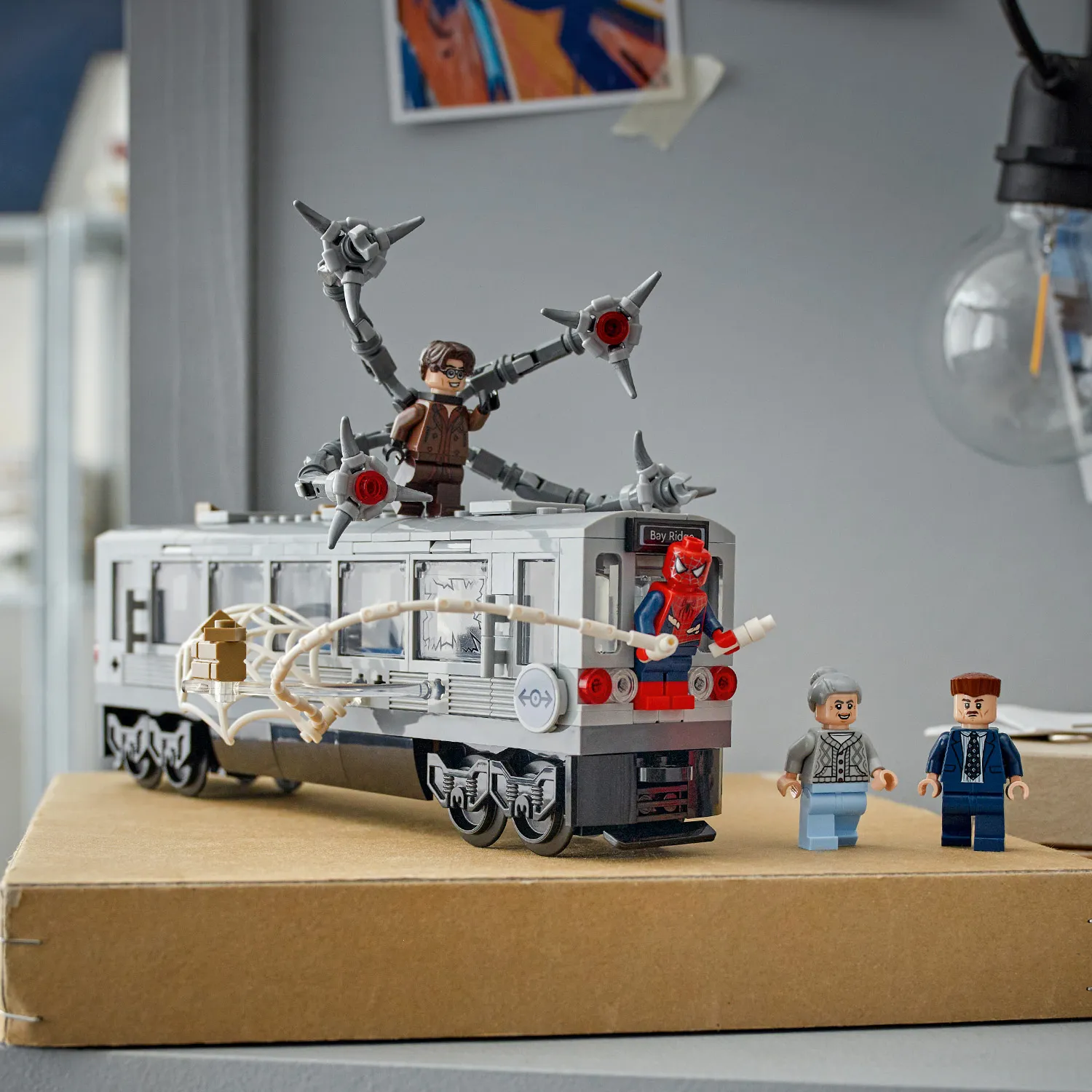 Супергероїчний подарунок для гри та демонстрації