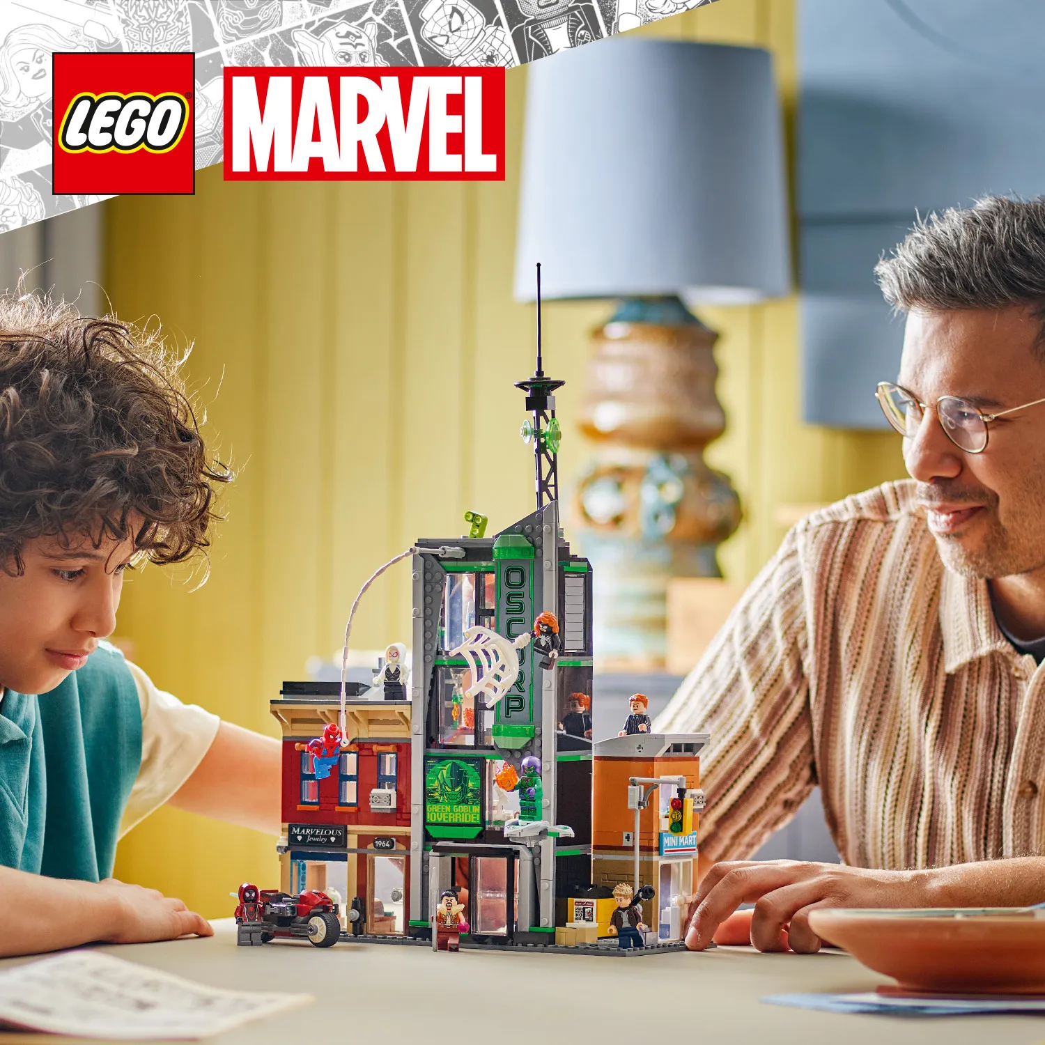 Супергерої б'ються в епічному вуличному двобої