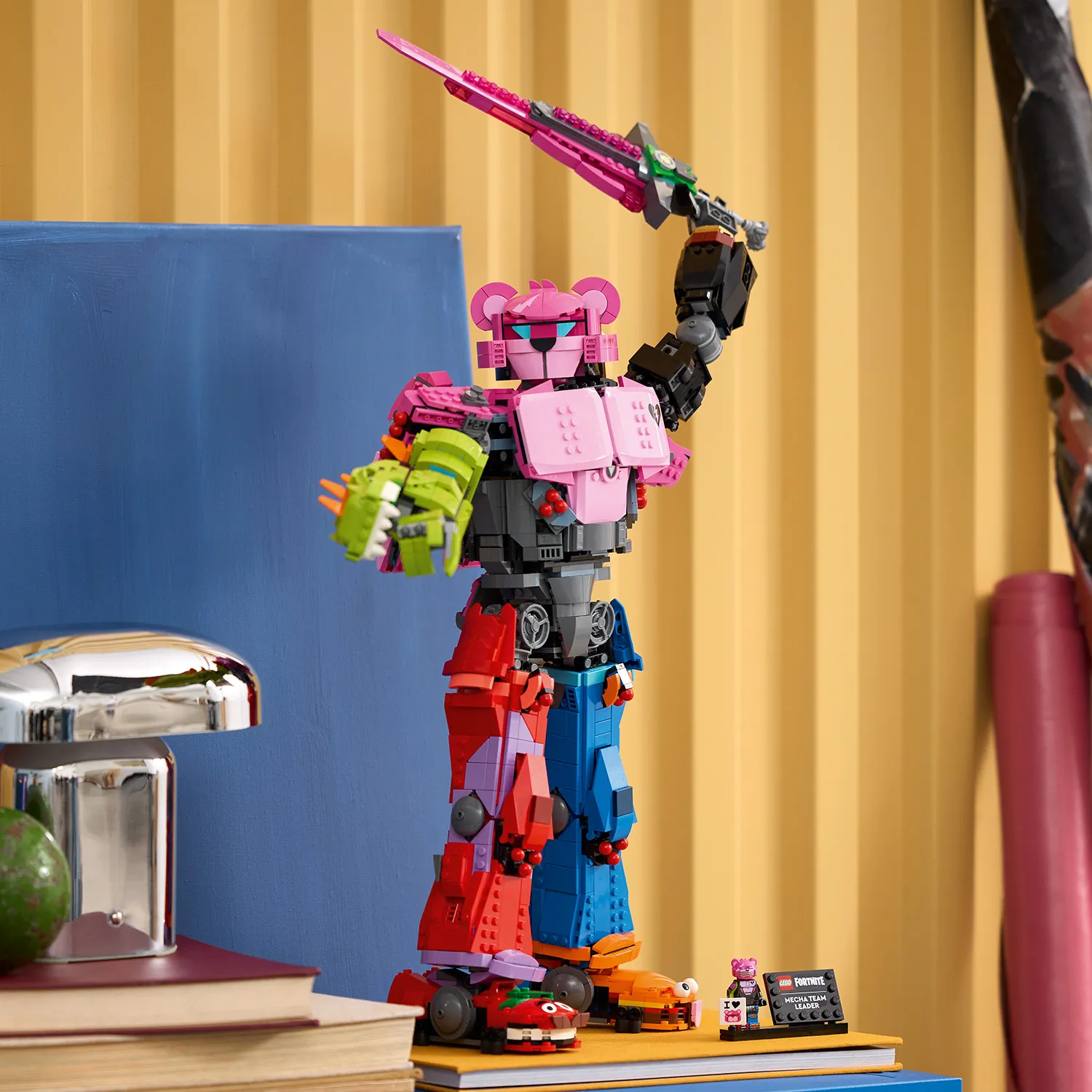 Выберите позу Mecha Team Leader