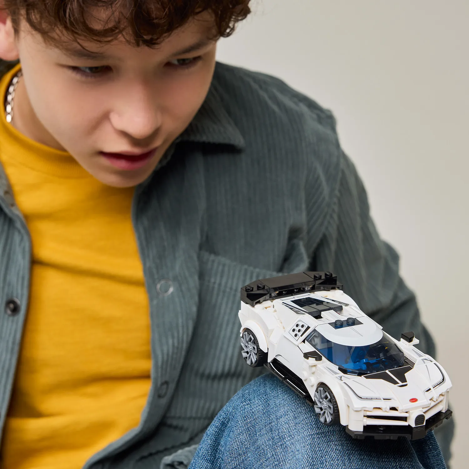 Игрушечное авто для игры и демонстрации