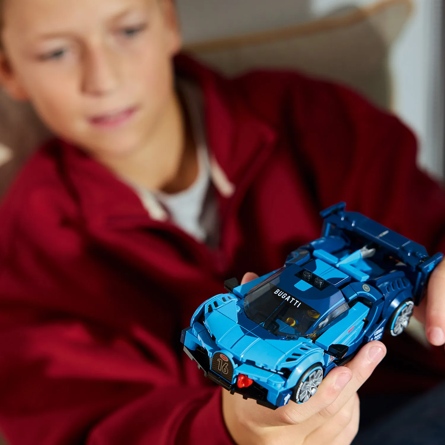 Іграшковий автомобіль Bugatti для гри