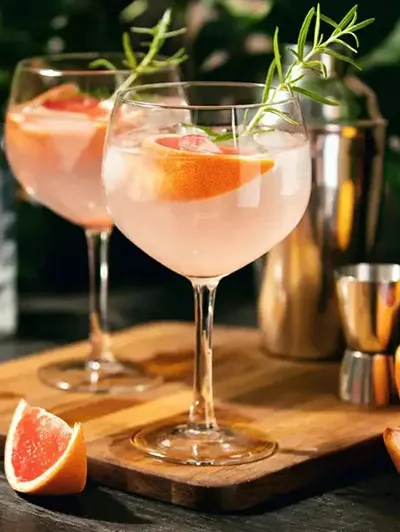 Pink Gin Fizz