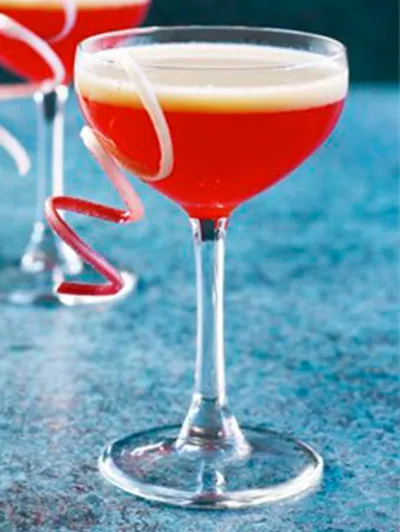 Rhubarb & custard cocktail